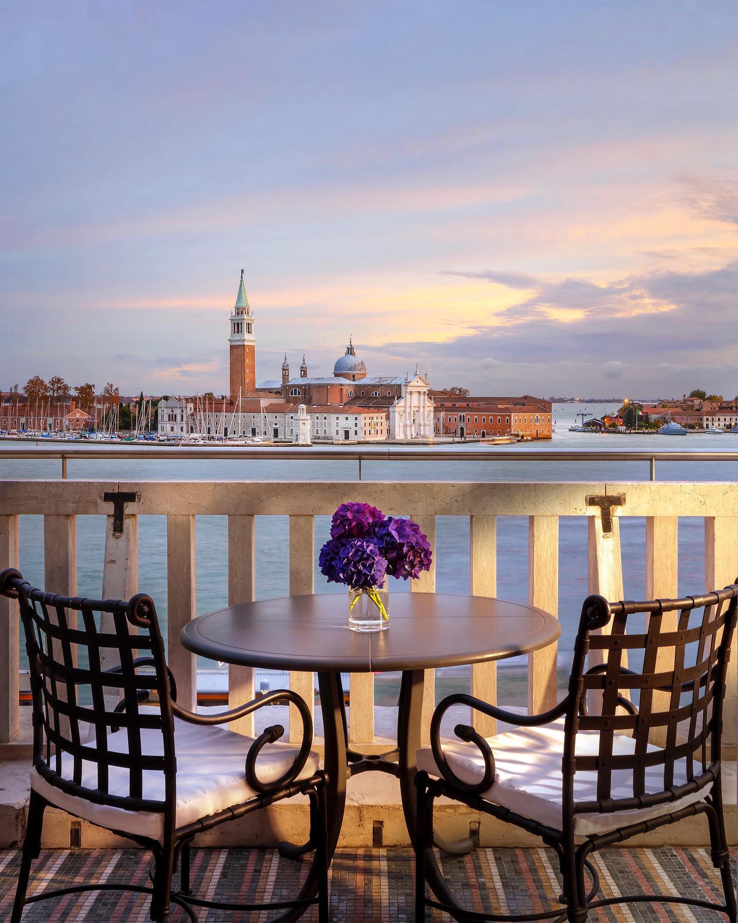Paying tribute to the stunning views over the Bacino San Marco and its iconic monuments